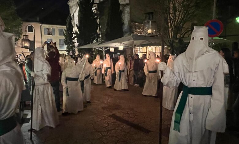 Imatge de la processó del Dijous Sant a Pollença any 2025 de Gracià Sànchez per a Punt informatiu.