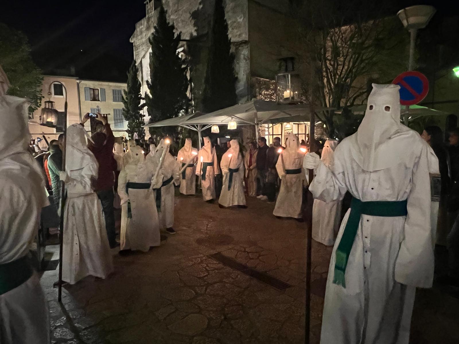 Imatge de la processó del Dijous Sant a Pollença any 2025 de Gracià Sànchez per a Punt informatiu.