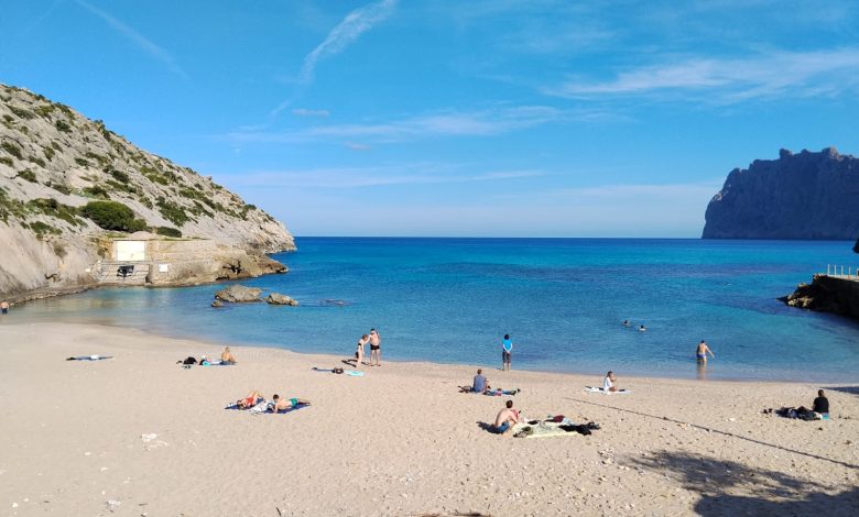 Cala barques foto de pere llobera per a punt informatiu