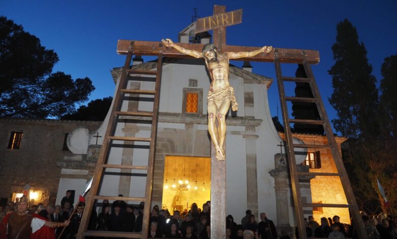 2026 divendres sant jesus a la creu fernando perianes per a punt informatiu